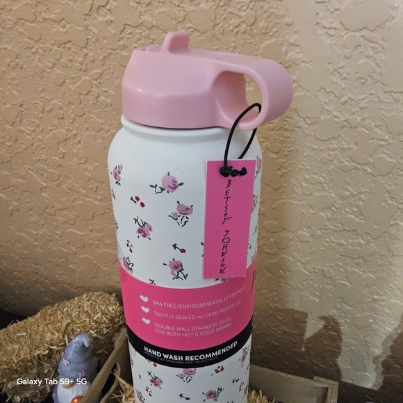 Betsey Johnson Floral Insulated Water Bottle - Picture 6 of 6